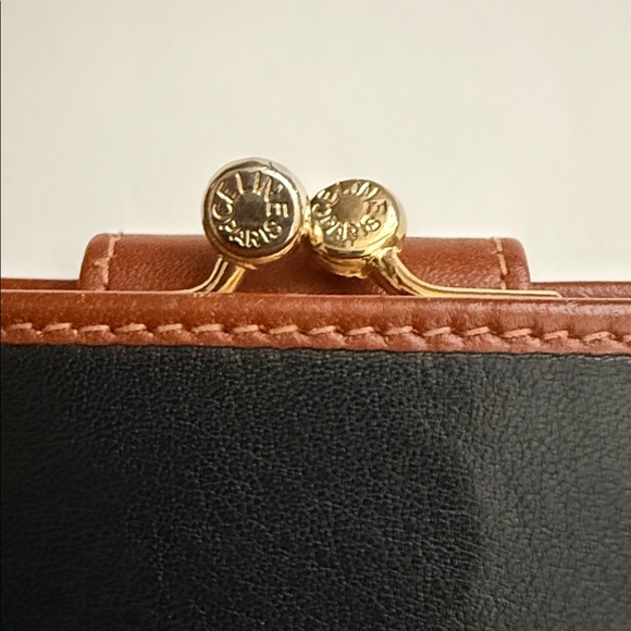 Celine Kisslock Black and Brown Leather Wallet - Picture 4 of 14